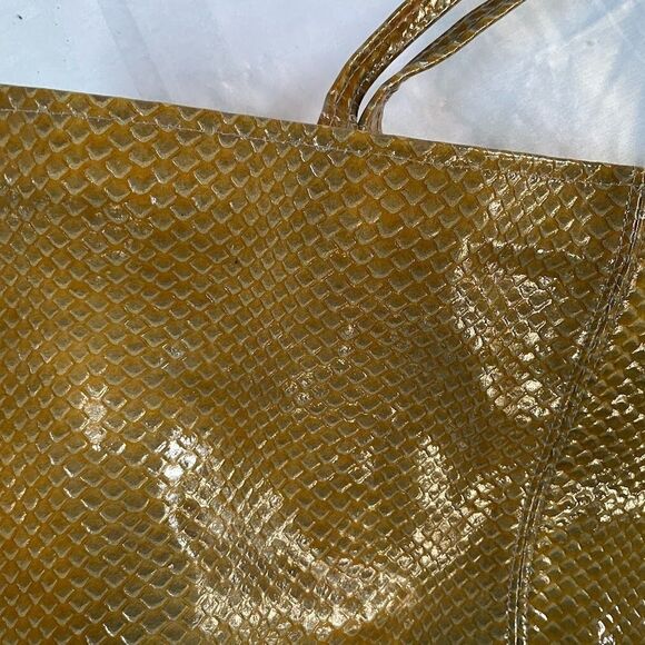 Vintage 70s PATENT LEATHER Snake Embossed Shoulder BAG - Picture 2 of 7
